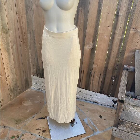 Peruvian Connection MAXI SKIRT in cream size medium - Picture 5 of 9